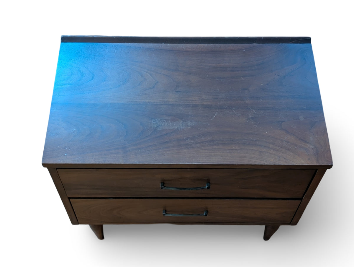 Vintage Mid-Century Modern 2-Drawer Nightstand – Timeless Elegance and Functionality — additional view 6