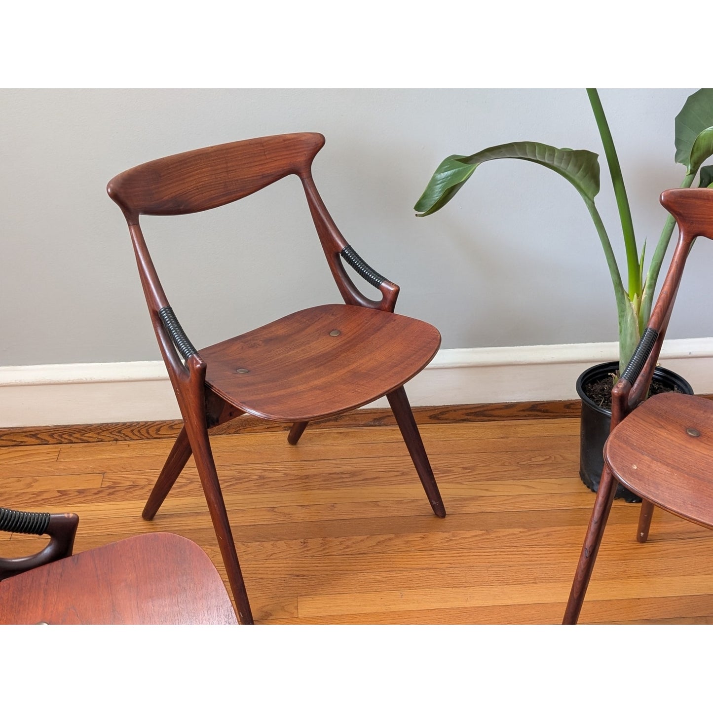 6 Mid Century Modern Teak Model 71 Chairs by Arne Hovmand-Olsen for Mogens Kold