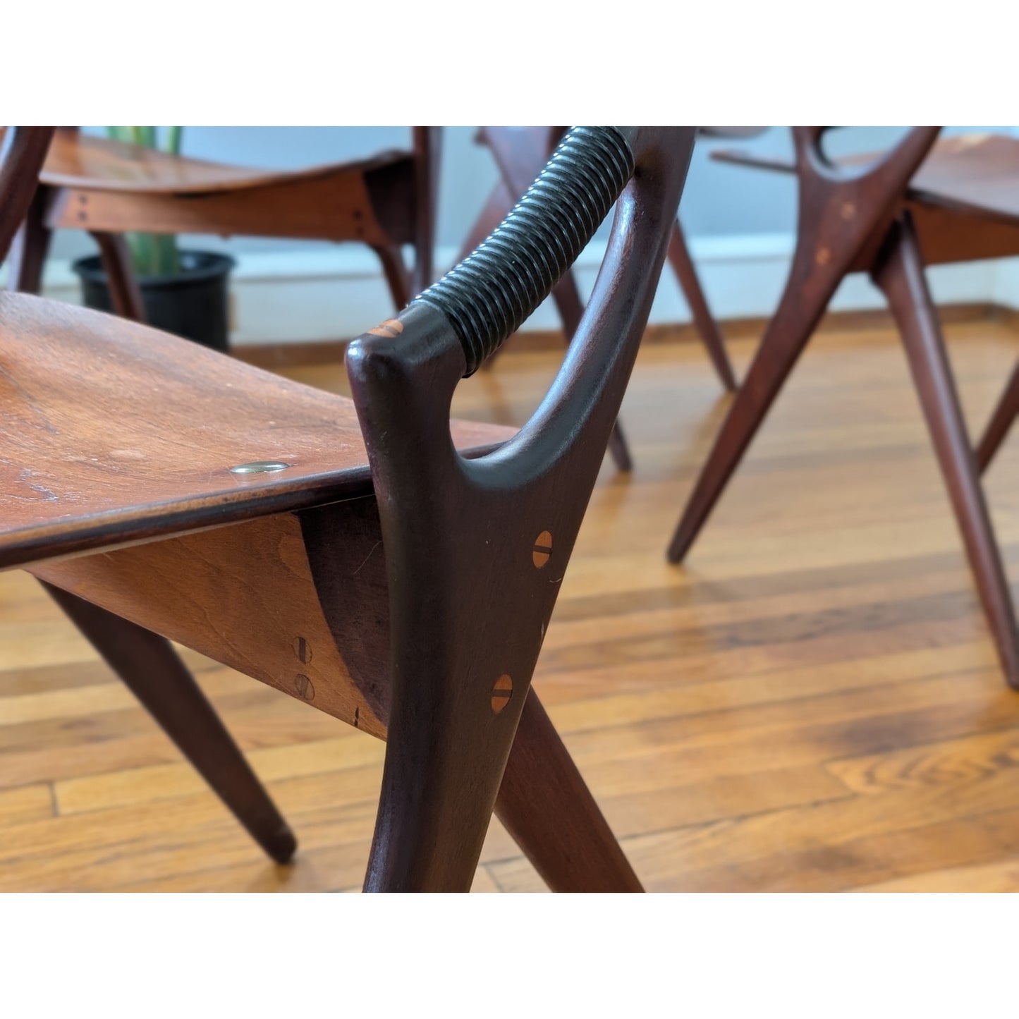 6 Mid Century Modern Teak Model 71 Chairs by Arne Hovmand-Olsen for Mogens Kold