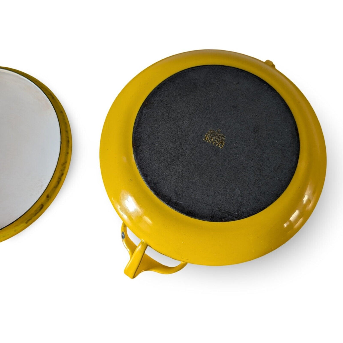 VTG DANSK FRANCE KOBENVintage Dansk Kobenstyle Yellow 2-Quart Dutch Oven Pot – Iconic Mid-Century Modern Enamel CookwareSTYLE YELLOW ENAMEL DUTCH OVEN POT 2QT — additional view 5