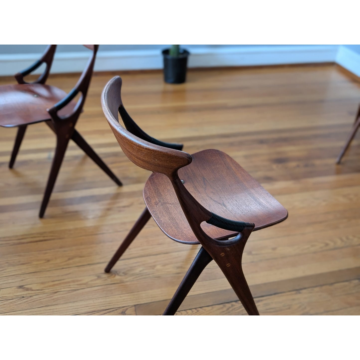 6 Mid Century Modern Teak Model 71 Chairs by Arne Hovmand-Olsen for Mogens Kold