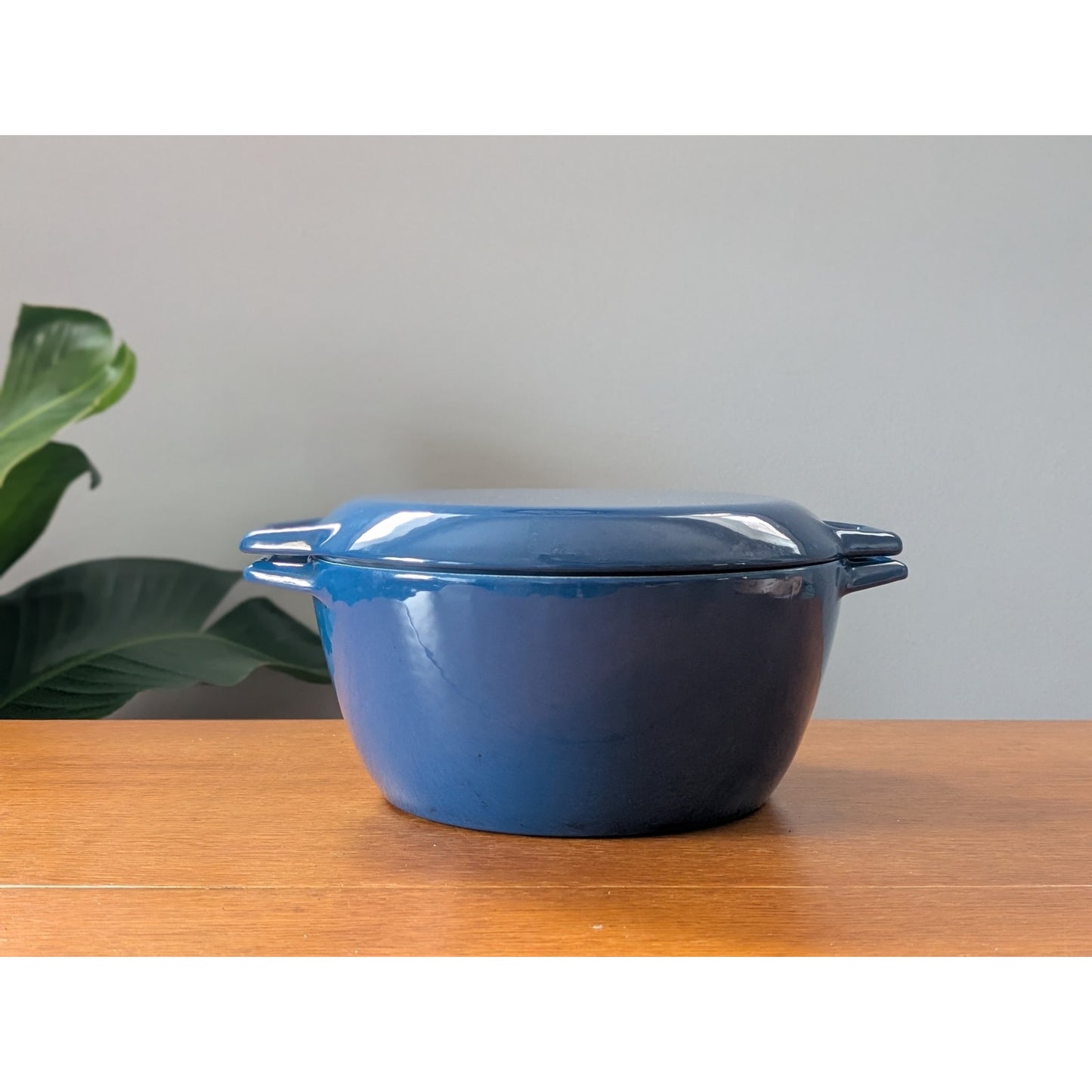 Vintage COPCO D3 Cast Iron Dutch Oven – Deep Blue Enamel, 4-Quart
