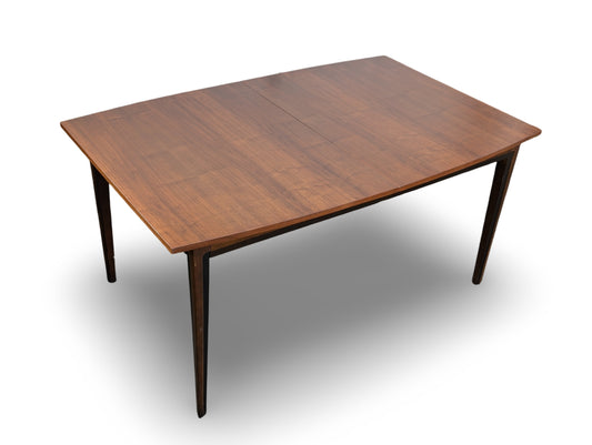 Mid-Century Modern Hooker Dining Table in Walnut, Restored Top