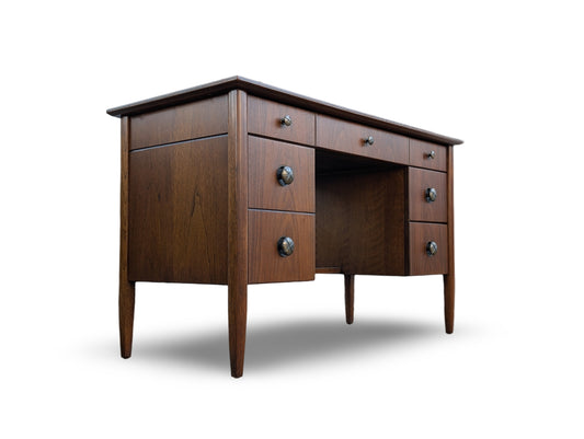 Vintage Restored Mid-Century Modern Henredon Desk from Circa 70 Series – Unique Design with Brass Pulls and Ample Storage