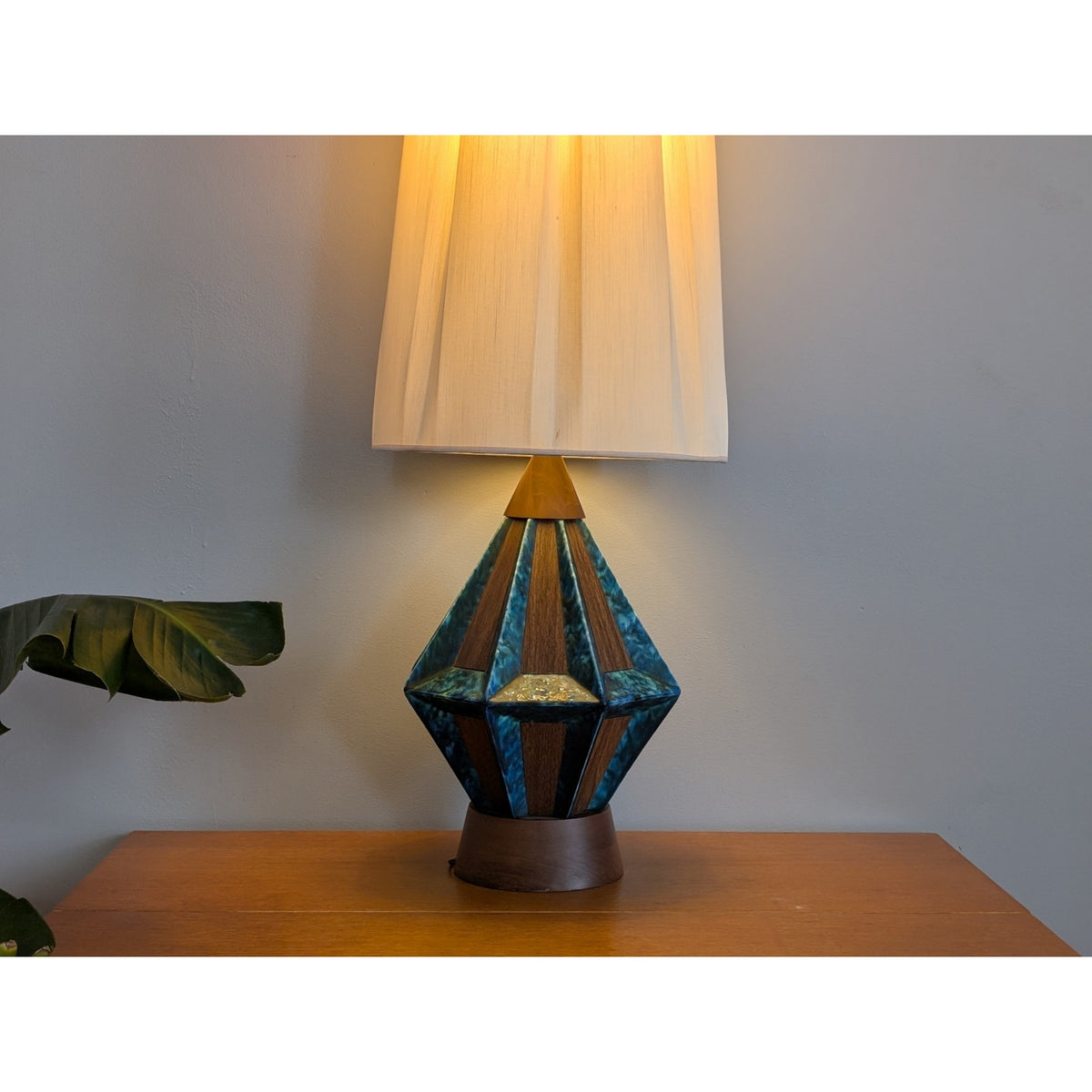 John Keal For Modeline Mid Century Modern Ceramic & Korina Wood Table Lamp — additional view 5