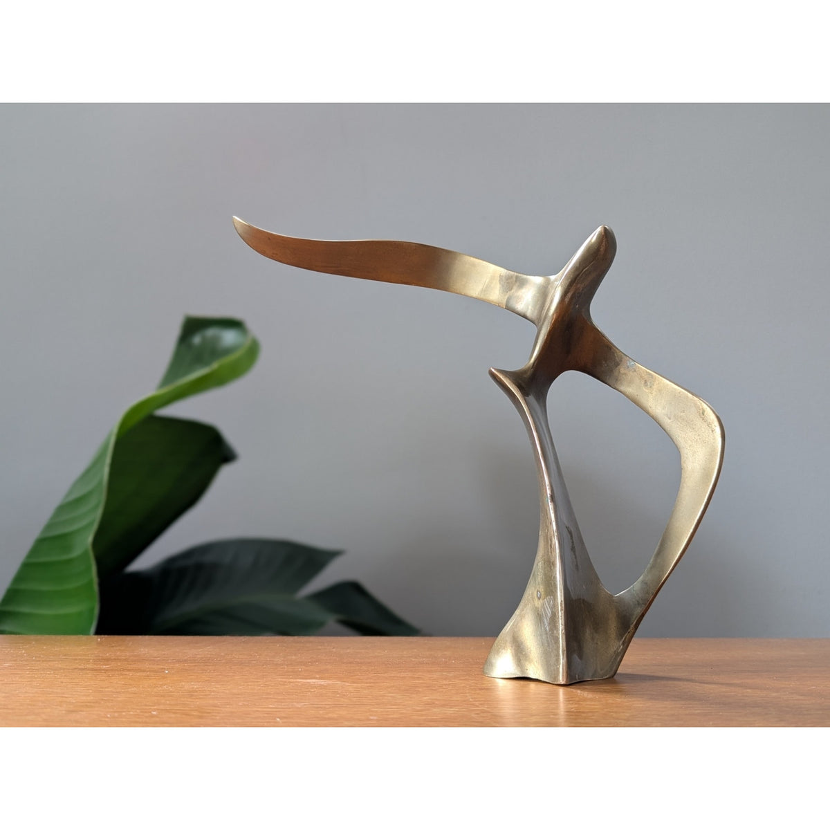 Vintage Mid-Century Modern Solid Brass Seagull Sculpture