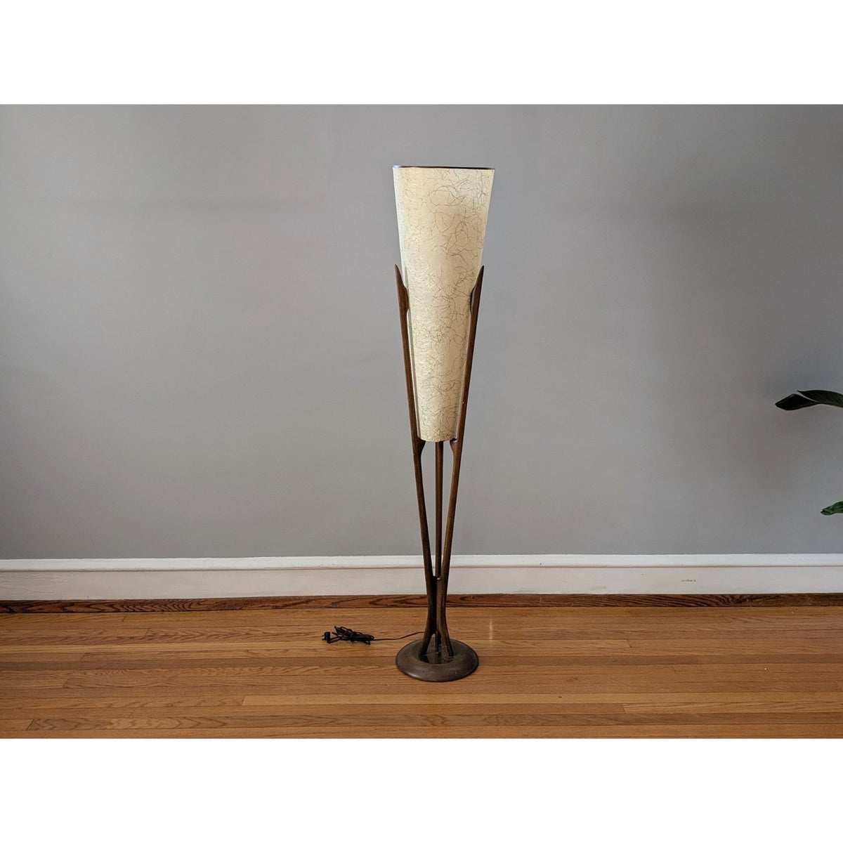 Model 1525 Torchiere Floor Lamp by Arthur Jacobs | Modeline – Mid Century Modern