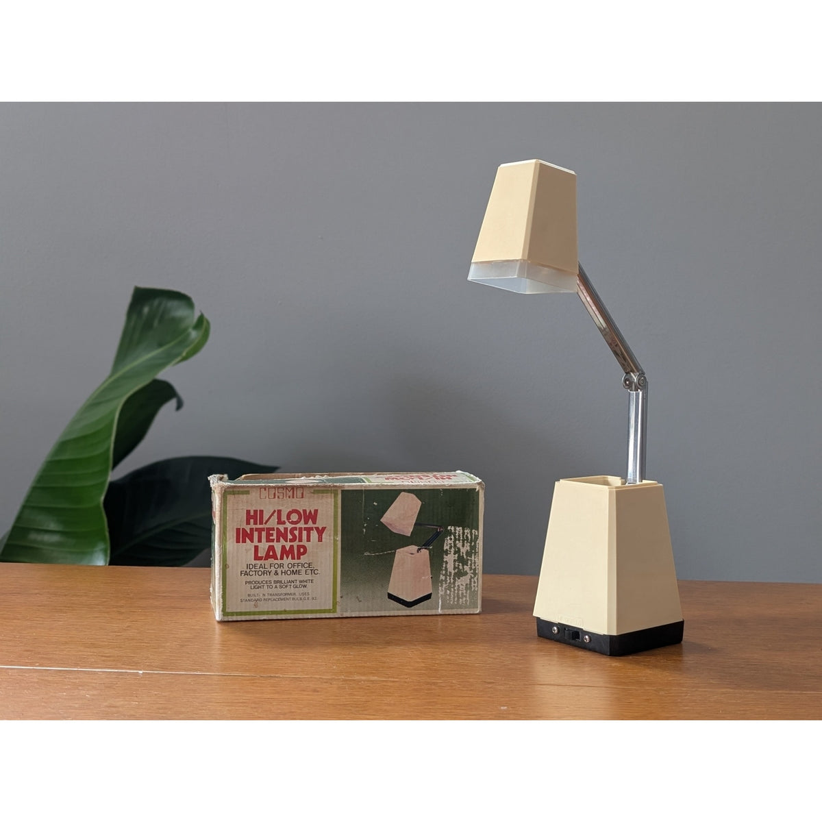 Vintage Mid Century Modern Cosmo Reading Lamp – Articulating with Glow Function