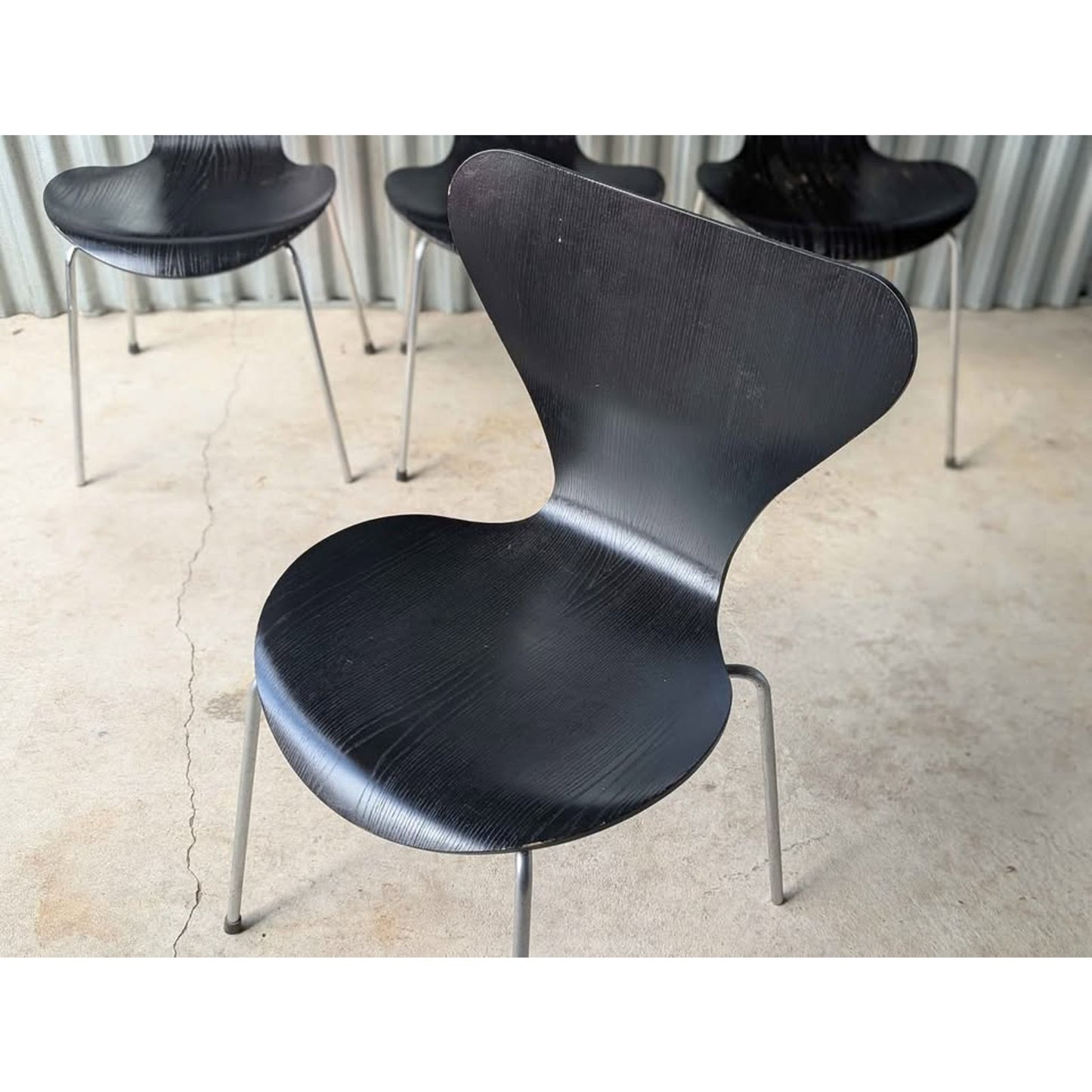 Set of 4 Authentic Arne Jacobsen Chairs for Fritz Hansen – Danish Mid-Century Modern Design