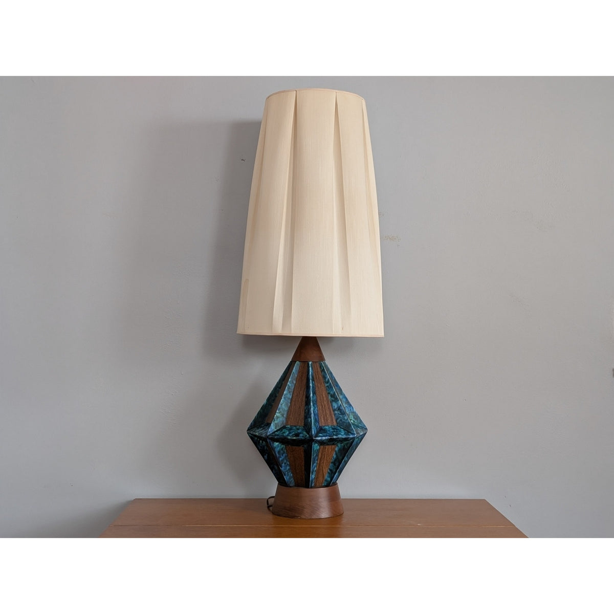 John Keal For Modeline Mid Century Modern Ceramic & Korina Wood Table Lamp — additional view 6