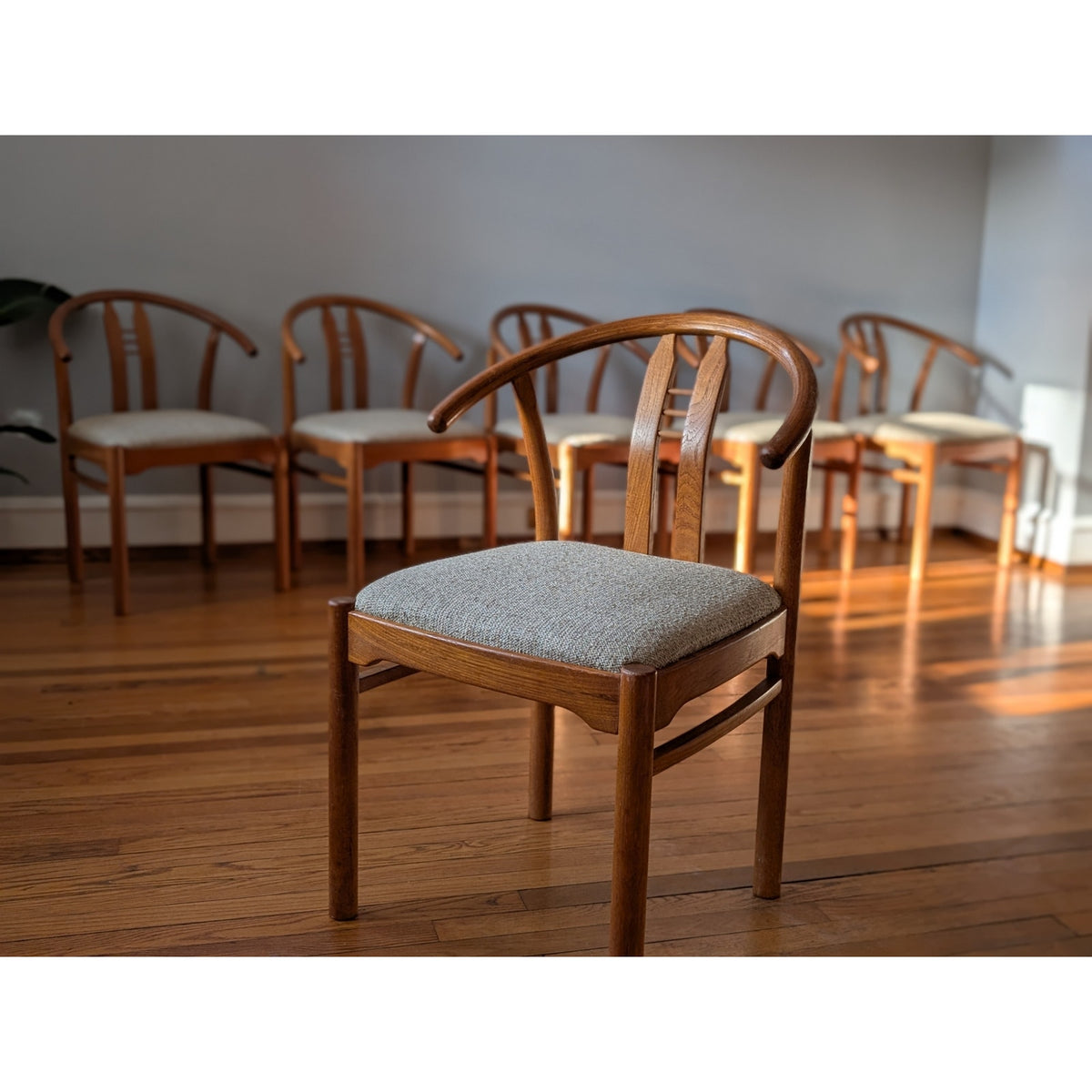 Set of 6 Danish Modern Teak Bullhorn Dining Chairs – Mid-Century Design