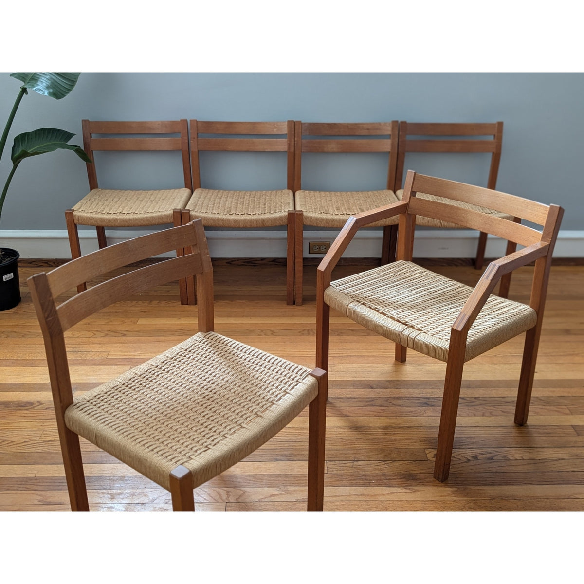 Set of 6 Vintage Mid-Century Modern J.L. Møller Model 404 Dining Chairs — additional view 9