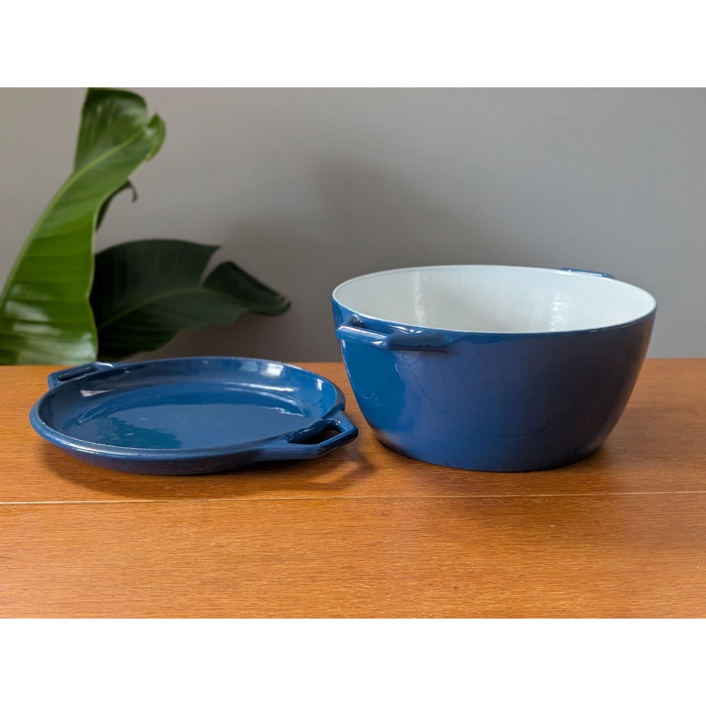 Vintage COPCO D3 Cast Iron Dutch Oven – Deep Blue Enamel, 4-Quart