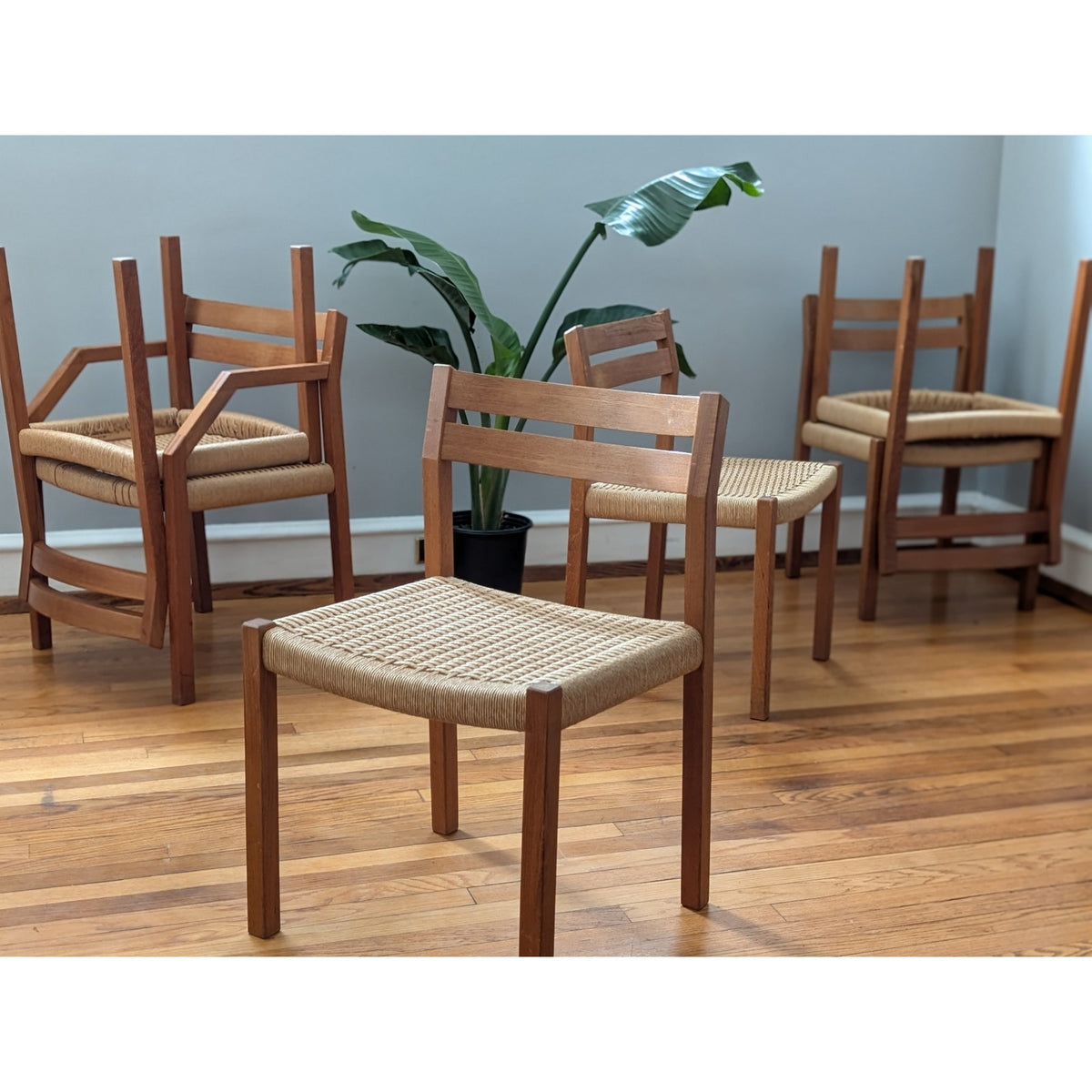 Set of 6 Vintage Mid-Century Modern J.L. Møller Model 404 Dining Chairs — additional view 2