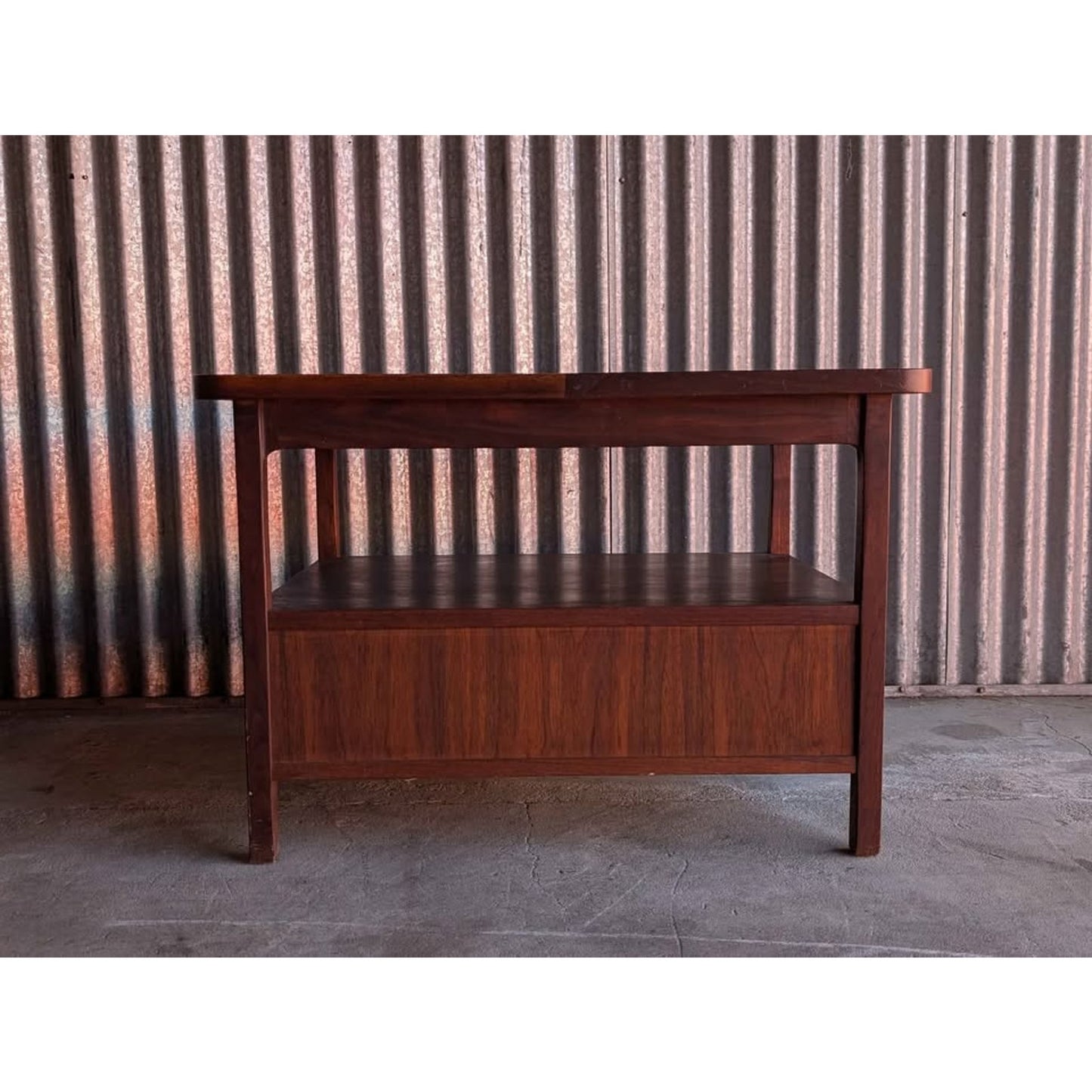 Mid Century Modern Side Table By Jack Cartwright For Founders