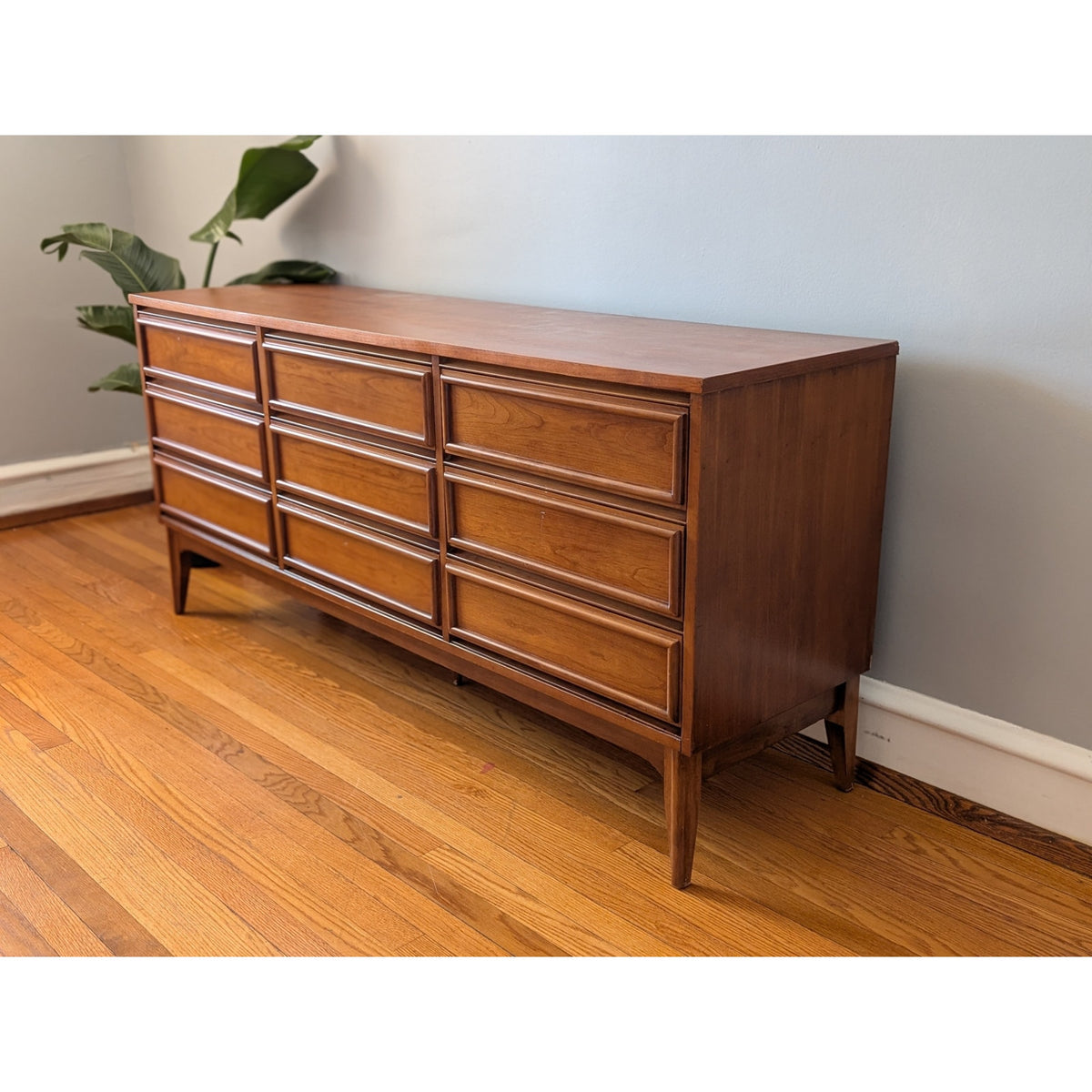 Vintage Mid Century Modern 9-Drawer Dresser – Restored Top — additional view 4