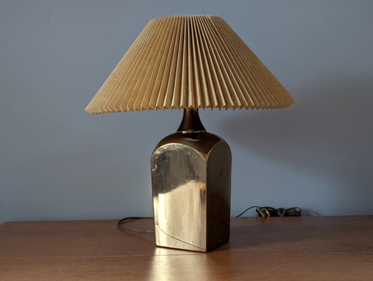 Vintage Mid-Century Modern Brass Table Lamp with Shade – Timeless Elegance