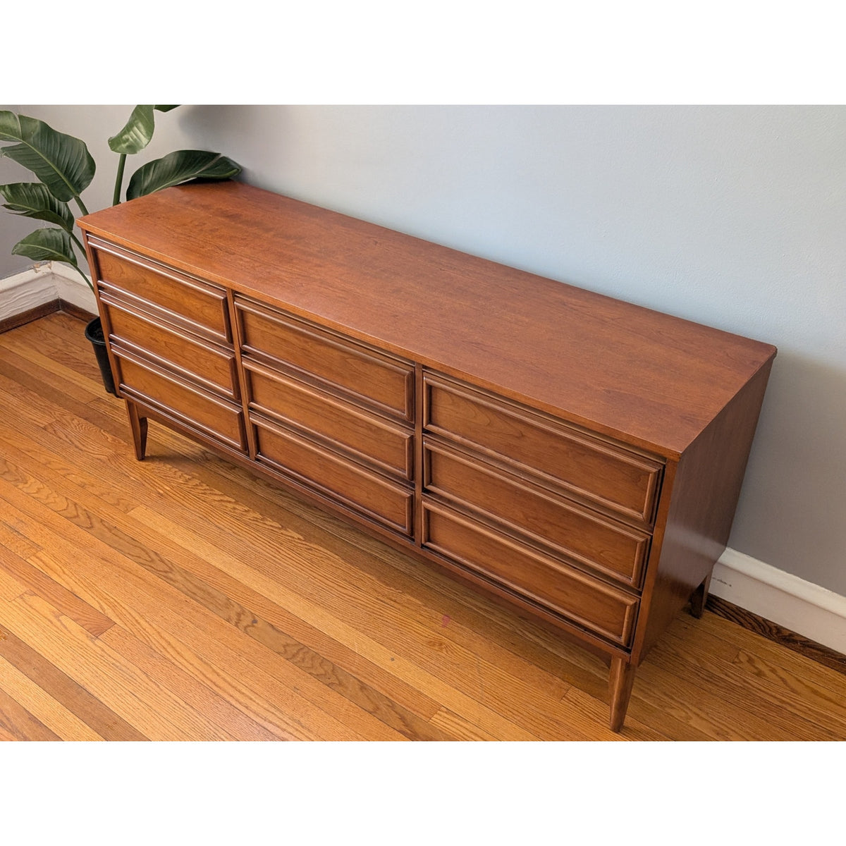 Vintage Mid Century Modern 9-Drawer Dresser – Restored Top