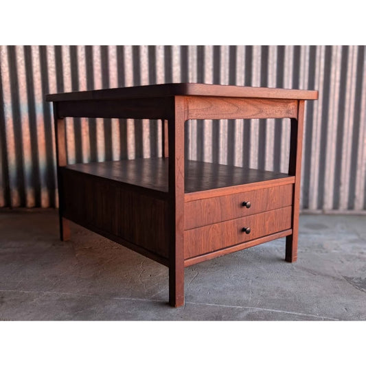 Mid Century Modern Side Table By Jack Cartwright For Founders