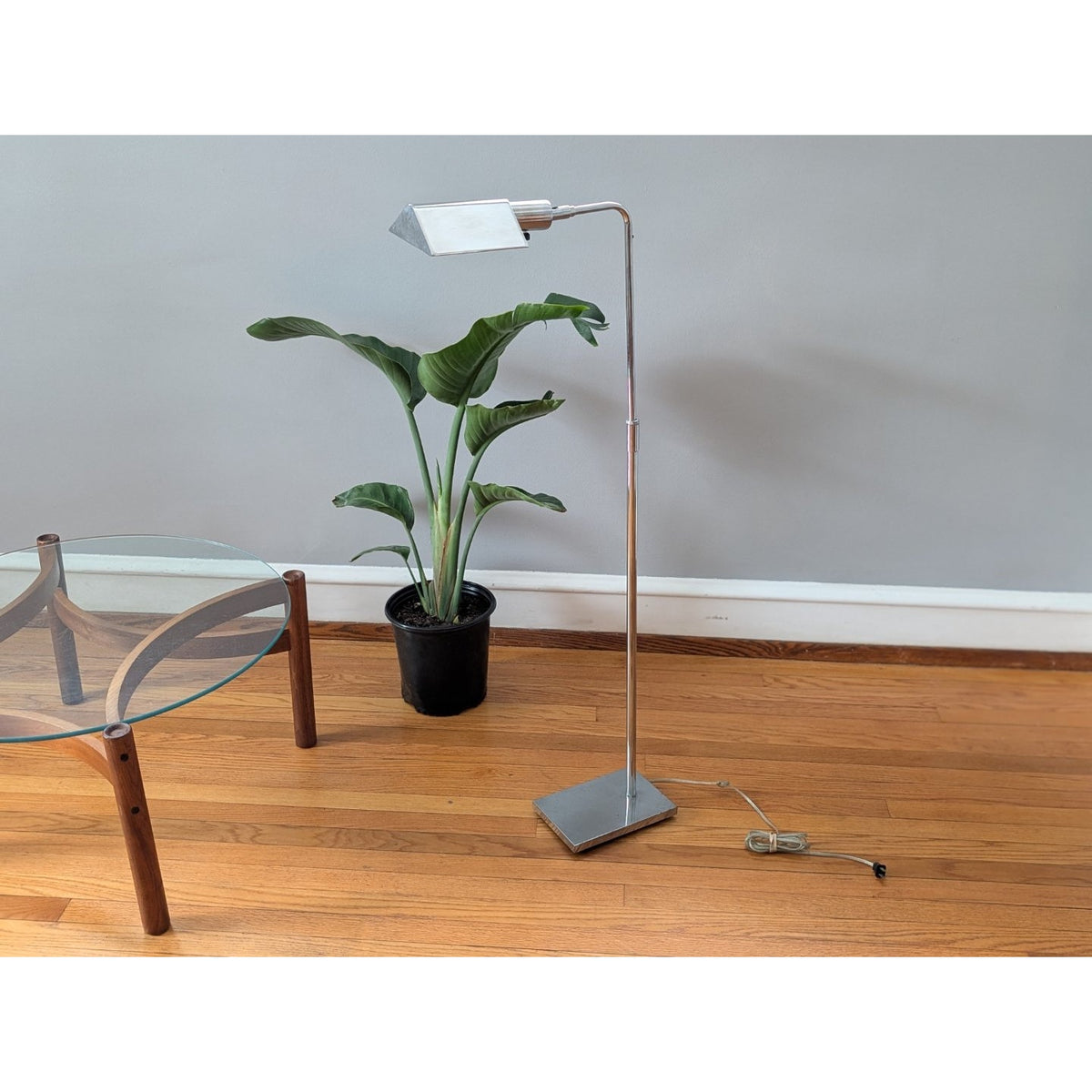Vintage Koch & Lowy Adjustable Chrome Floor Lamp – Collectible Mid-Century Modern Design