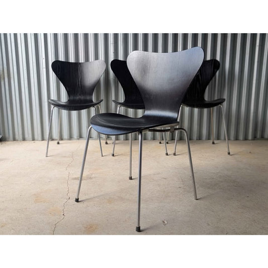 Set of 4 Authentic Arne Jacobsen Chairs for Fritz Hansen – Danish Mid-Century Modern Design