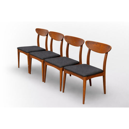 Set of four Heywood Wakefield solid oak dining chairs in mid century modern design restored vintage condition