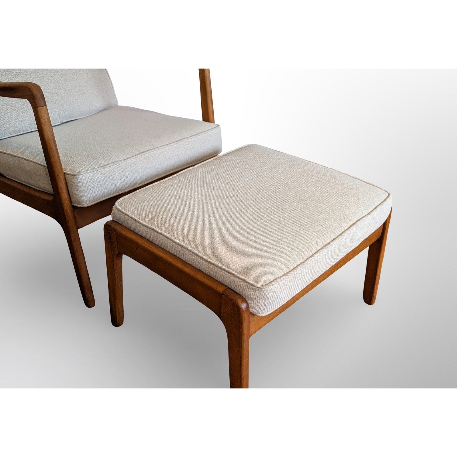 Ole Wanscher FD109 ottoman upholstered Danish modern mid century modern design