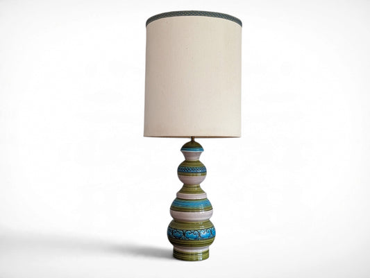 Large vintage Bitossi mid century modern pottery table lamp with stacked gourd-form body in green and turquoise glaze and original cream drum shade