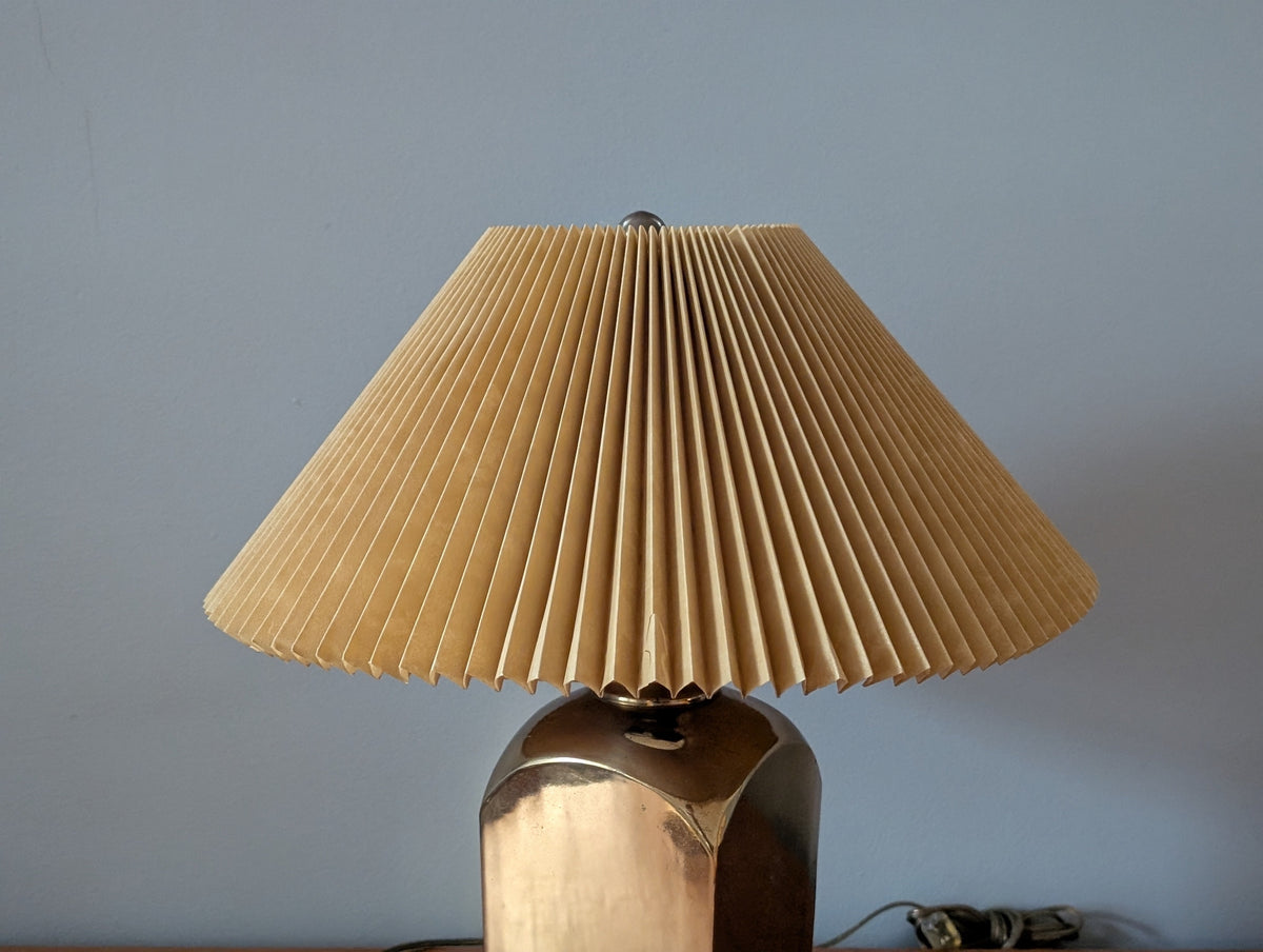 Vintage Mid-Century Modern Brass Table Lamp with Shade – Timeless Elegance — additional view 3